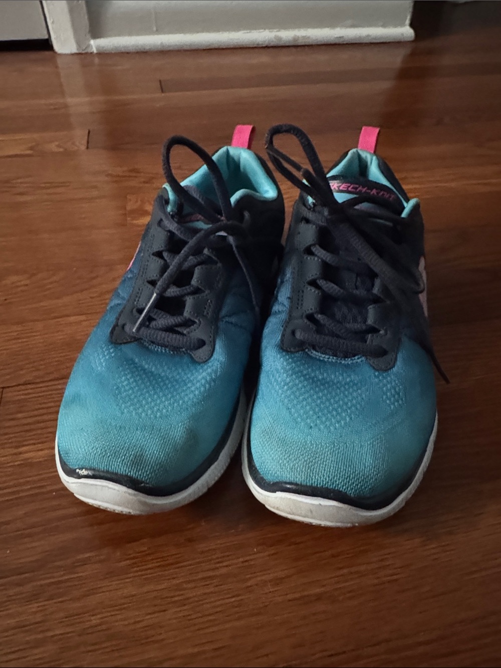 Skechers Teal and Black Athletic Sneakers